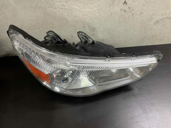 Faros Derecho Mitsubishi ASX 10- OEM 8301B588 image 4
