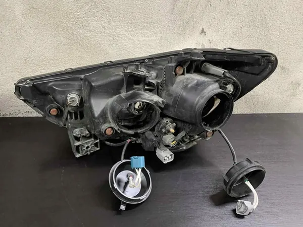 Faros Derecho Mitsubishi ASX 10- OEM 8301B588 image 6