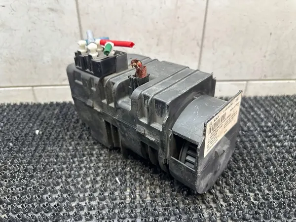 Mercedes W221 W216 Dynamic Seat Pump A2218001348 image 2