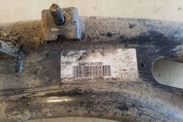 Braccio di Controllo Posteriore Sinistro KIA SPORTAGE V 552703W050 image 2