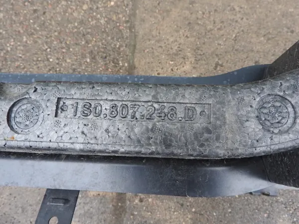 VW UP 16-20 Etupuskuri Kansi Grilli Palkki 1S0807221F image 7