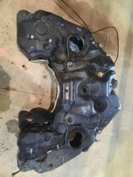 Brandstoftank OEM A1664710501 Mercedes ML W166 image 2