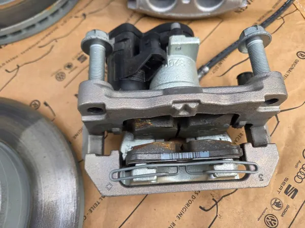 Bremsensatz VW Multivan T7 OEM 7T0615406E image 9