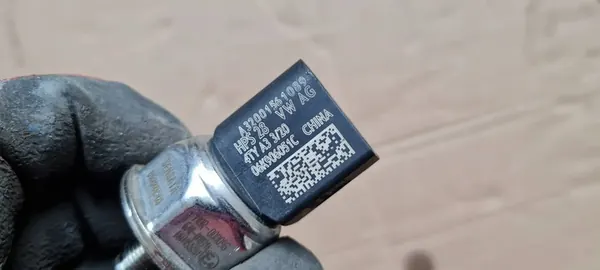 Q5 80A Sensor de Pressão de Combustível 2.0 TFSI 06K906051C image 6