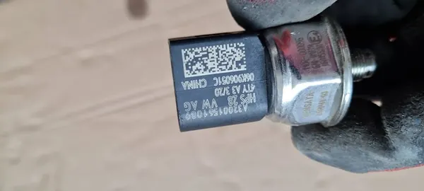 Q5 80A Sensor de Pressão de Combustível 2.0 TFSI 06K906051C image 8