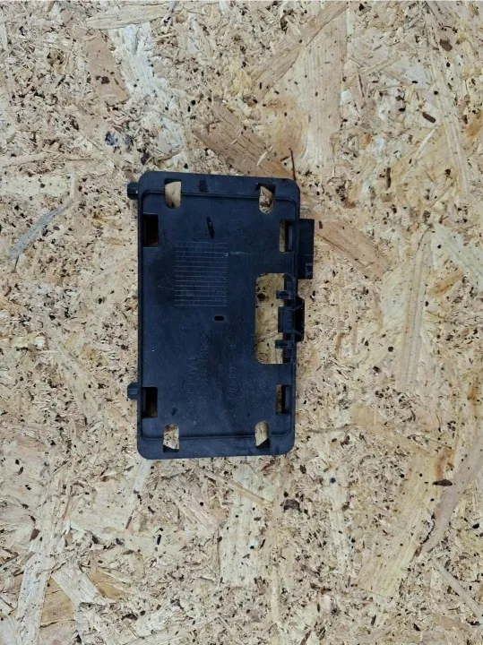 Soporte computadora motor Audi e-tron OEM 4ke915345a image 2