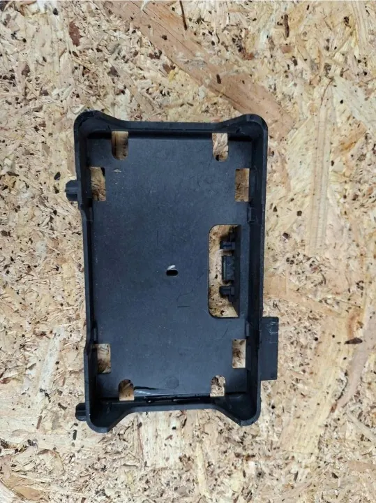 Soporte computadora motor Audi e-tron OEM 4ke915345a image 4