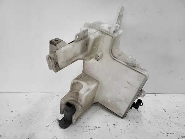 Réservoir lave-glace OEM 7004U100 pour Ford Focus MK4 image 2