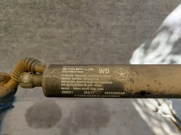 Chrysler Pacifica 2017 - Baklucka Lyftmotor OEM image 2