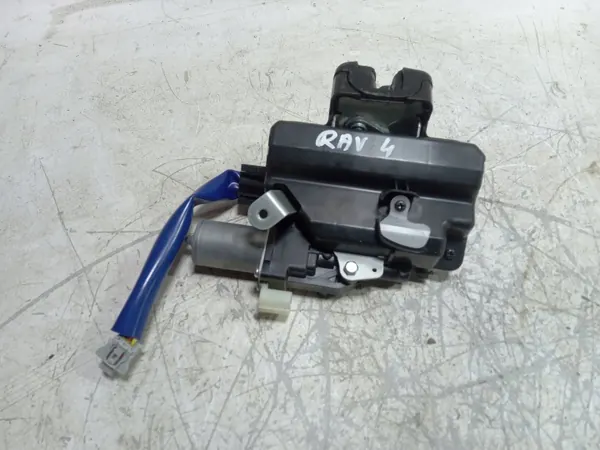 Toyota RAV4 Klepdeurslot OEM T51-61382-A Gebruikt image 2