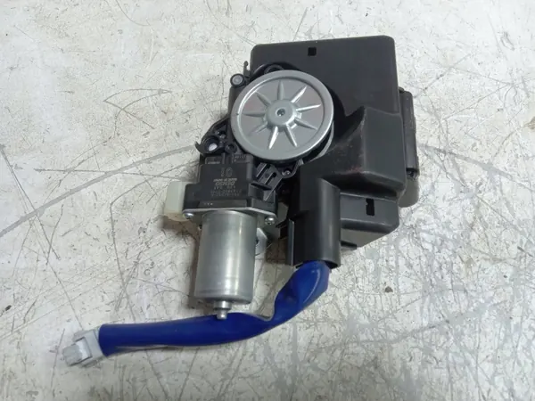 Toyota RAV4 Klepdeurslot OEM T51-61382-A Gebruikt image 3