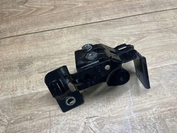 Support de garde-boue avant Jaguar E-Pace 2019 OEM J9C316E129AC image 2