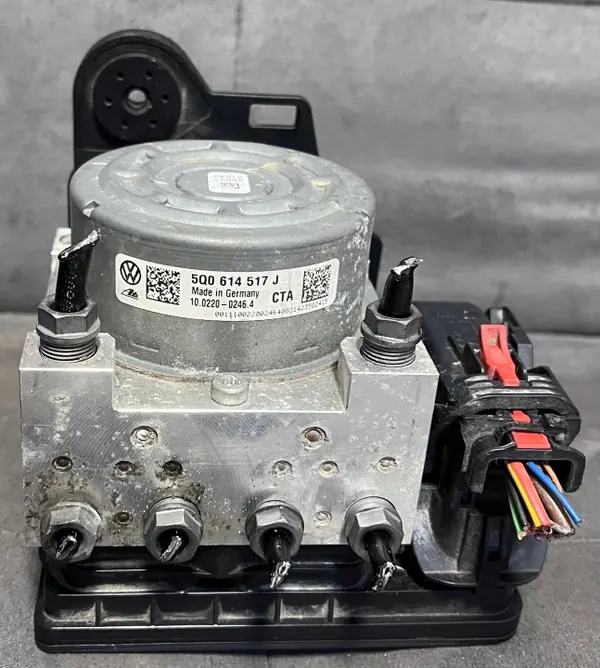 ABS-rempomp OEM 5Q0907379K voor SEAT Leon III image 2