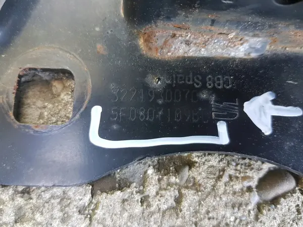 LEON III 2016-2020 Etupuskuri, Vaurioitunut 5F0807109BC image 4