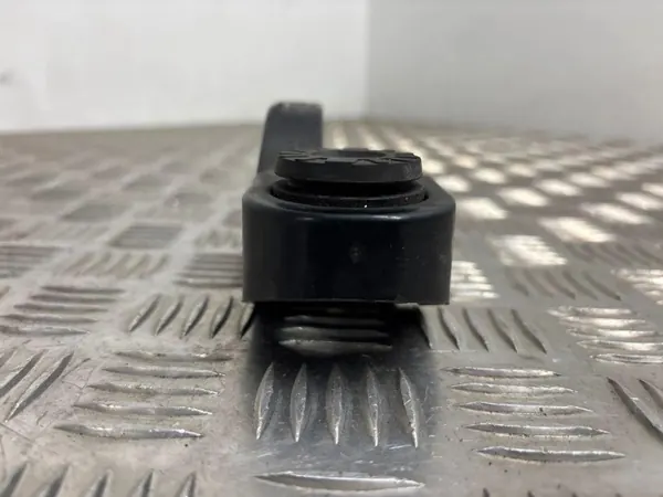 Opel OE 39162457 Jäähdyttimen kiinnike image 3