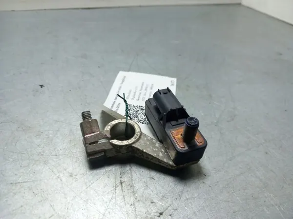 Mitsubishi OE Pyroteknisk klämma OEM FBZ16371 image 2