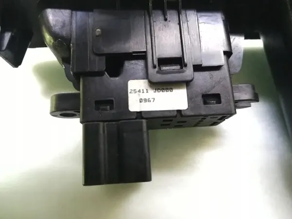 Nissan Qashqai Fensterheber links 2007 25411-JD000 image 5