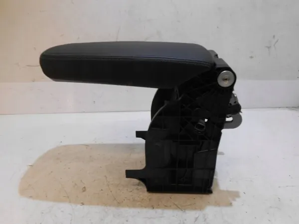 Middenarmsteun OEM 5E3864207 in leer image 4