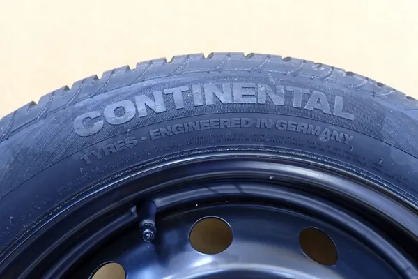 Roda sobresselente Renault Clio II OEM 185/55 R15 image 5