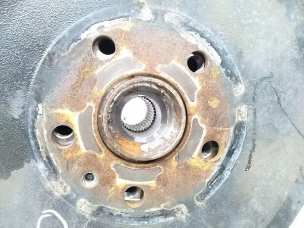 VW ID.3 taka-oikea pyörännapa OEM 1EA505436M image 7
