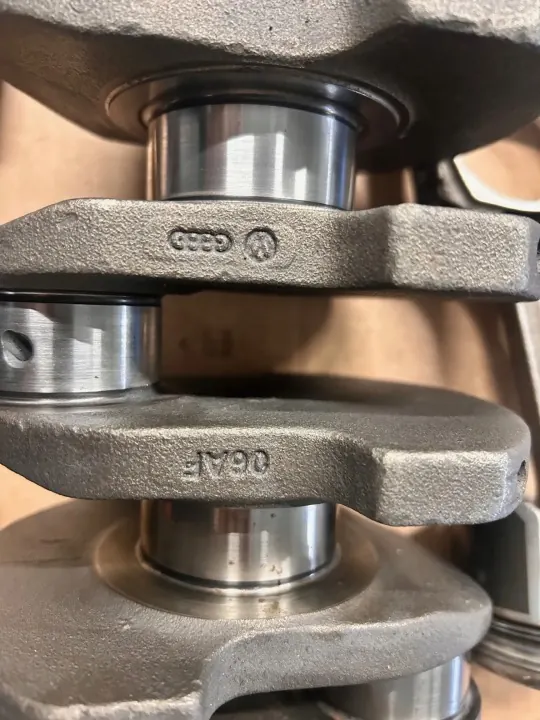 OEM 06AF Kampiakseli 2.0 FSI 150 hv - Käytetty image 3