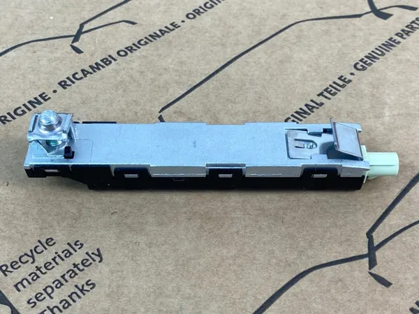 Amplificateur Antenne OEM 571035577T pour VW Touran III image 3