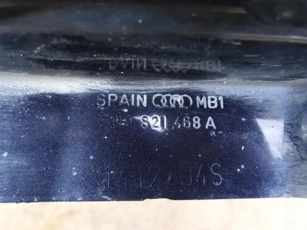 AUDI Q3 8U 11-18 Främre Höger Skärm OEM LZ9Y image 7