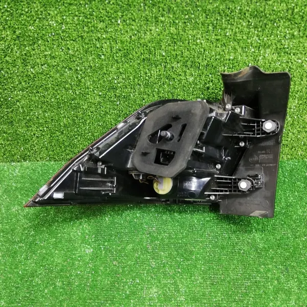 Tiguan II Lift 16-24 Luz Trasera Derecha 5NA945096E image 3