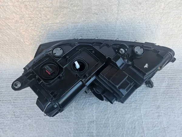 VW PASSAT B7 Oikea Xenon LED Lamppu 3AB941754 image 4