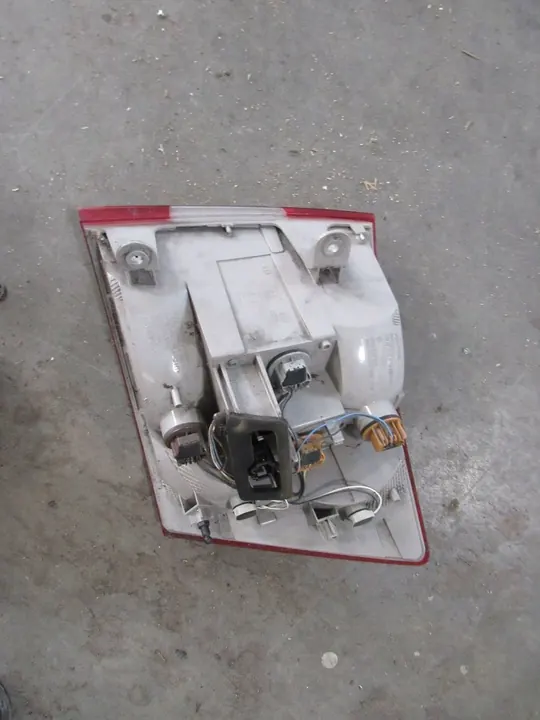 Luz trasera izquierda Skoda Octavia Mk3 (5E) 2014 00133800 image 4