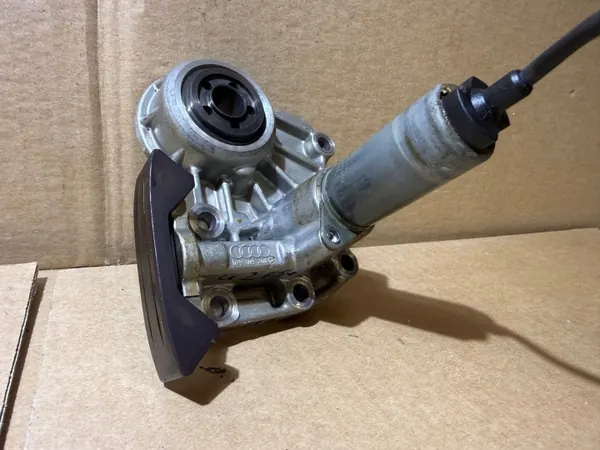 Audi 4.2 FSI Régulateur Arbre à Cames OEM 079109204H image 6