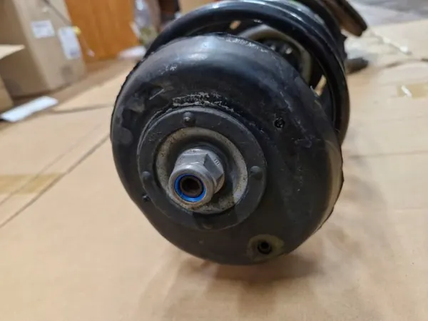OEM 1 Oikea Etu-MacPherson-Jousitus Citroen C3 image 4