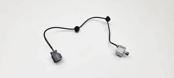 Mazda koputusanturi OEM E1T50371 Mazda 2 1.3 16V:lle image 2