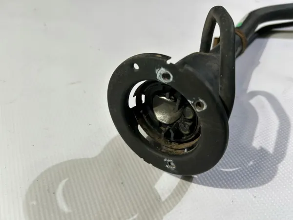Pescoço de enchimento combustível OEM CL3V9034RA Ford F150 2009-2014 image 3