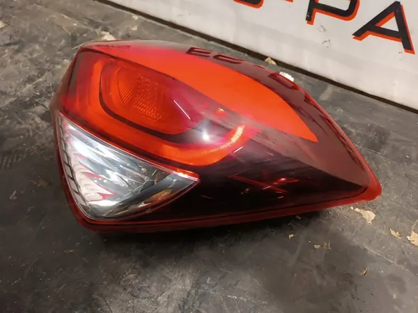 Luz trasera derecha Hyundai i20 II 92402-C8000 image 2