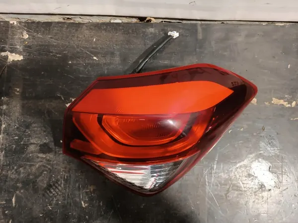 Luz trasera derecha Hyundai i20 II 92402-C8000 image 3