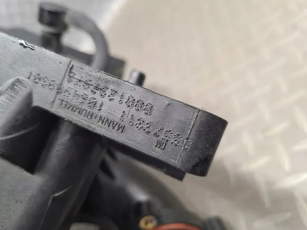 Coletor de admissão 1.6 A16XER Opel Astra IV J image 9