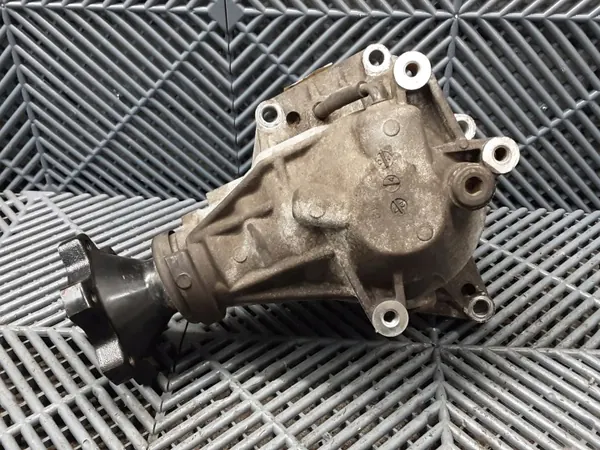 Reductor de caja Nissan OEM 33100-1AT0A - Usado image 5