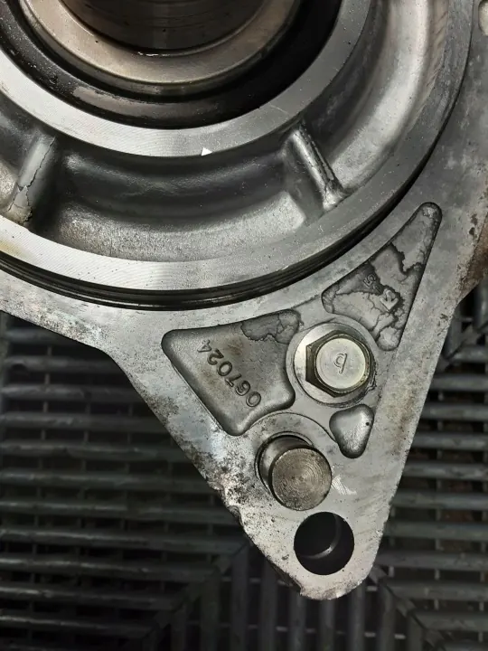 Reductor de caja Nissan OEM 33100-1AT0A - Usado image 8