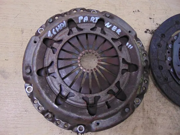 Kytkinpaketti Peugeot Partner III 1.6 HDI OEM image 2
