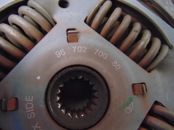 Kytkinpaketti Peugeot Partner III 1.6 HDI OEM image 8