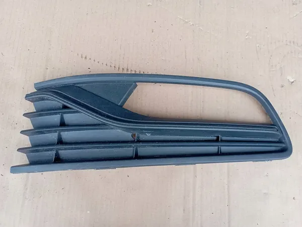 Grade de Farol de Neblina Esquerdo VW POLO 6C 6C0941661D image 5