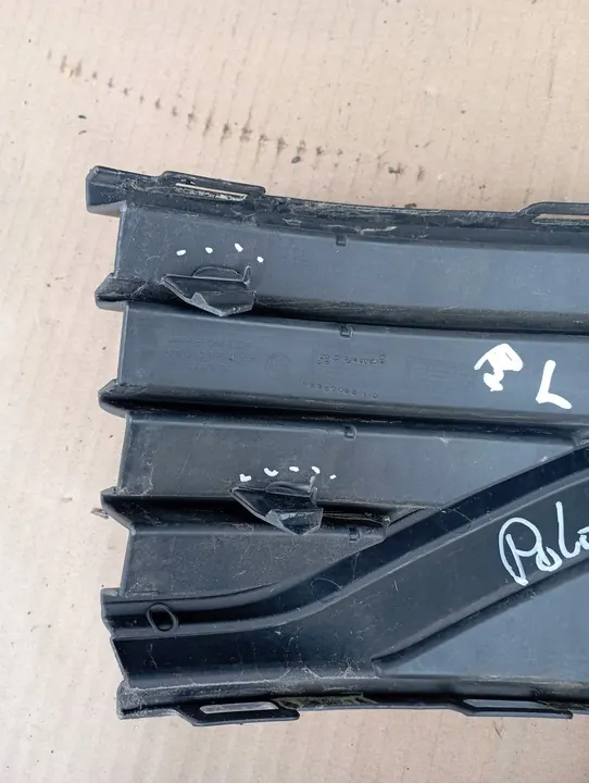 Grade de Farol de Neblina Esquerdo VW POLO 6C 6C0941661D image 7