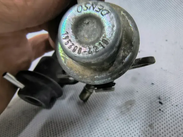 Polttoainepaineensäädin Subaru OEM 22670AA252 image 3