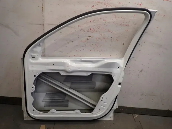 Fram Höger Dörr VW TIGUAN I 2007-2015 5N0831312C image 3