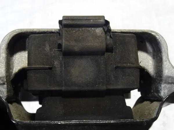 Supporto trasmissione sinistro VW Jetta VI 1.6 CLR image 4