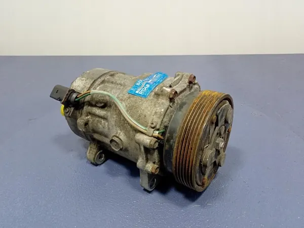Compresseur A/C OEM 1J0820803K pour Skoda Octavia I Lift image 2