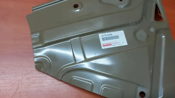 Innenverkleidung rechts hinten OEM 61735-02180 Toyota image 3