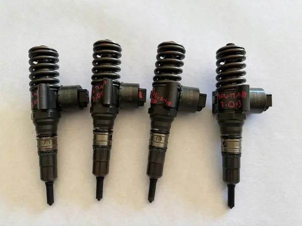 Injecteur VW SEAT SKODA DODGE 2.0 TDI 03G130073G image 1