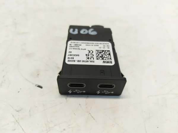 Port USB BMW OEM 5A3C3B7 pour U06 220d image 2